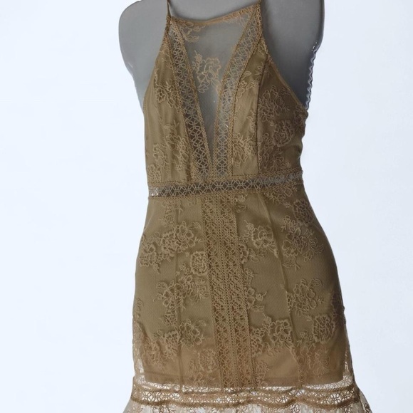 Cream Lace dress with adjustable straps and a sheer lace trim S Forever 21 - Picture 1 of 4